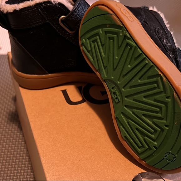 UGG Rennon II - Picture 2 of 3